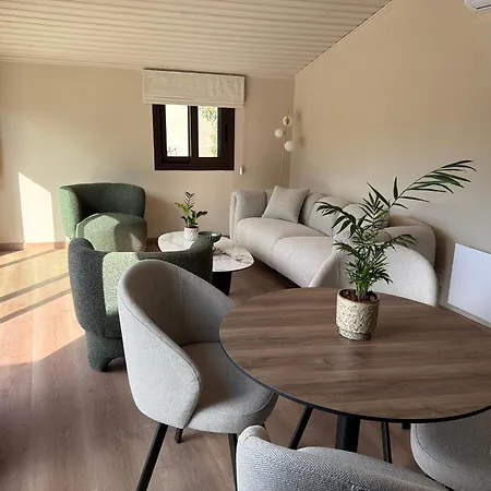 فندق Pine *