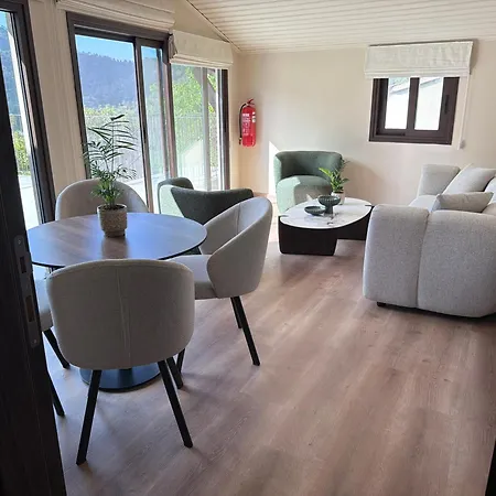 Pine فندق Spilia